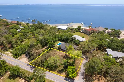 4652 Smokey Rd, Gulf Breeze, FL 32566