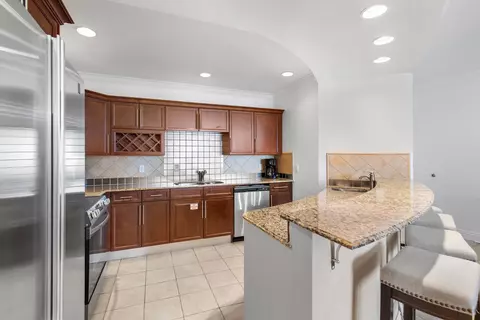 Kitchen - 10 Harbor Blvd #E409, Destin, FL 32541 photo 2 of 4