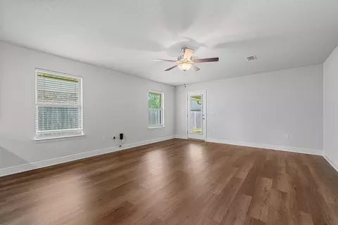 Living - 103 Ridgeway Cir, Crestview, FL 32536 photo 2 of 2