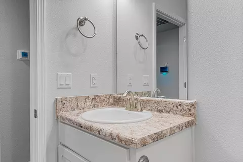 Bath - 103 Ridgeway Cir, Crestview, FL 32536 photo 4 of 5