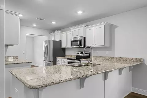 Kitchen - 103 Ridgeway Cir, Crestview, FL 32536 photo 2 of 3