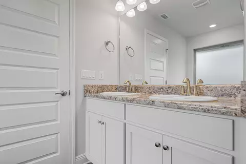 Bath - 103 Ridgeway Cir, Crestview, FL 32536 photo 1 of 5