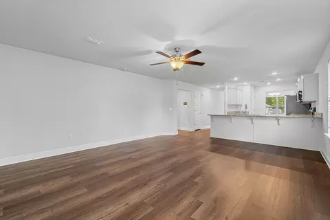 Living - 103 Ridgeway Cir, Crestview, FL 32536 photo 1 of 2