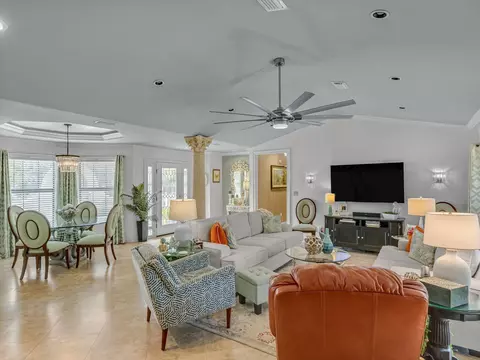 370 Golfview Dr, Miramar Beach, FL 32550