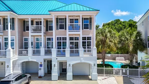 512 Dement Cir #F, Panama City Beach, FL 32407