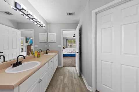 Bath - 5123 Whitehurst Ln, Crestview, FL 32536 photo 1 of 3