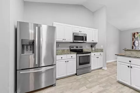 Kitchen - 5123 Whitehurst Ln, Crestview, FL 32536 photo 2 of 3