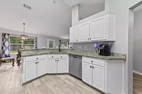 Kitchen - 5123 Whitehurst Ln, Crestview, FL 32536 photo 1 of 3