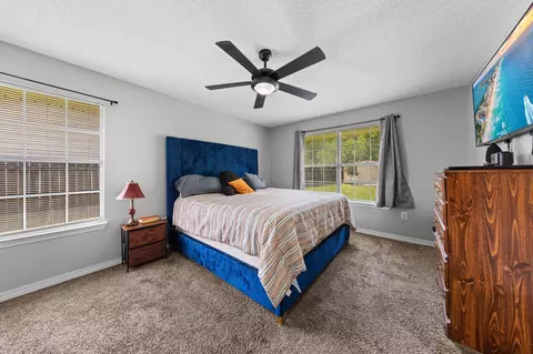 Bedroom - 5123 Whitehurst Ln, Crestview, FL 32536 photo 2 of 9