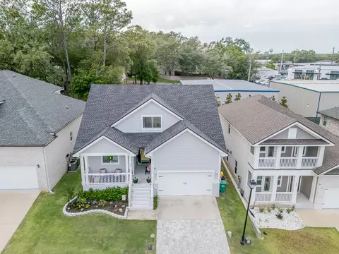 409 Hideaway Ln, Niceville, FL 32578