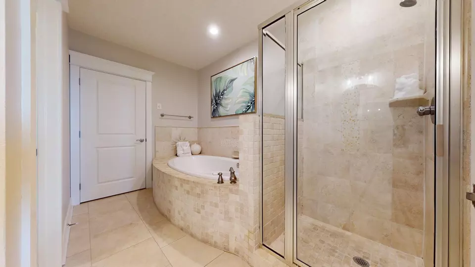 Bath - 11807 Front Beach Rd #1- 2204, Panama City Beach, FL 32407 photo 2 of 9