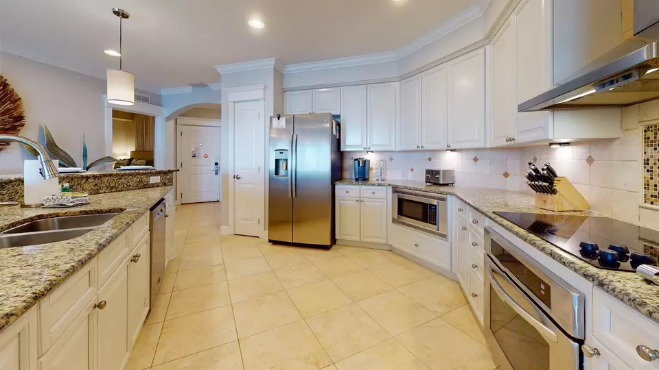 Kitchen - 11807 Front Beach Rd #1- 2204, Panama City Beach, FL 32407 photo 3 of 6