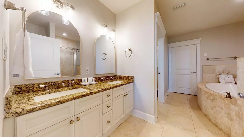 Bath - 11807 Front Beach Rd #1- 2204, Panama City Beach, FL 32407 photo 1 of 9