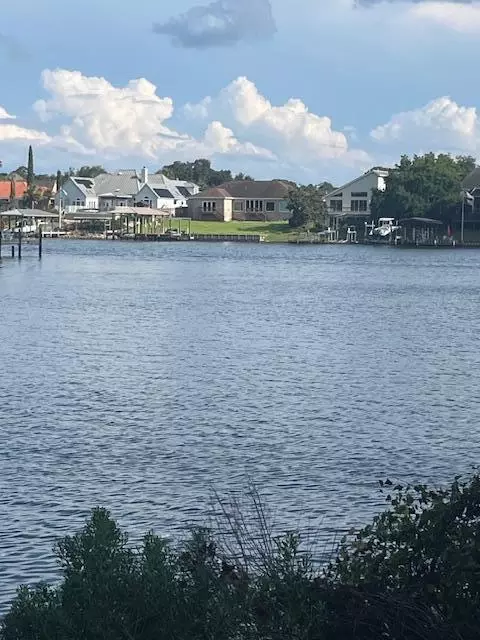 N/a Blvd Of The Champions, Shalimar, FL 32579