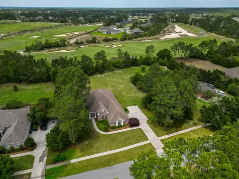 155 E Club House Dr, Freeport, FL 32439