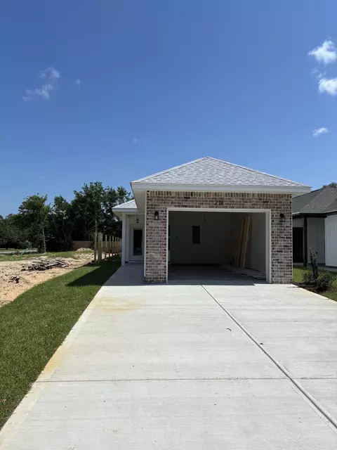 21 B 5th Ave, Shalimar, FL 32579