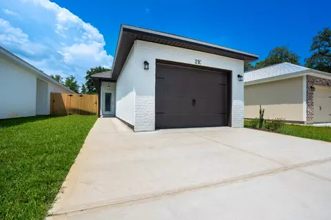 21 C 5th Ave, Shalimar, FL 32579