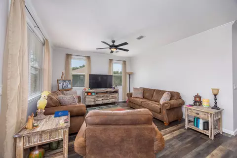 Living - 158 Johns Ln, Freeport, FL 32439 photo 2 of 3