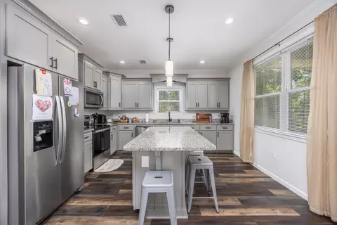 Kitchen - 158 Johns Ln, Freeport, FL 32439 photo 1 of 3