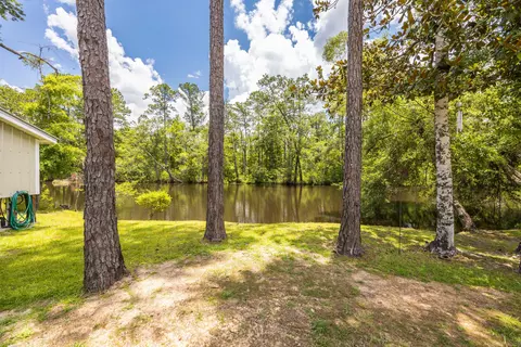 Exterior - 158 Johns Ln, Freeport, FL 32439 photo 2 of 10