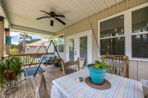 Exterior - 158 Johns Ln, Freeport, FL 32439 photo 5 of 10