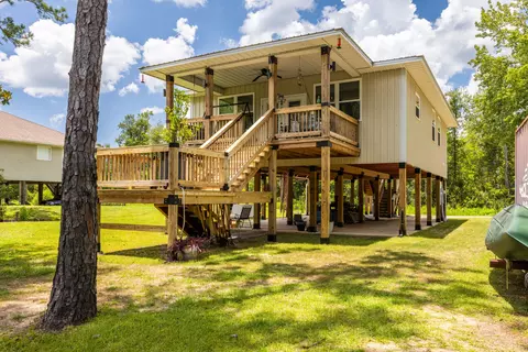 Exterior - 158 Johns Ln, Freeport, FL 32439 photo 9 of 10
