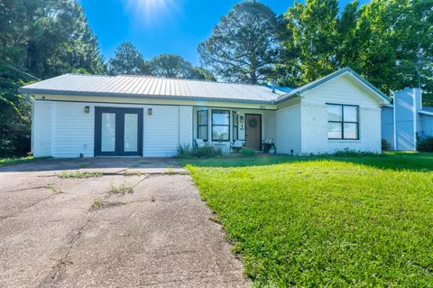 406 Rosewood Ave, Mary Esther, FL 32569