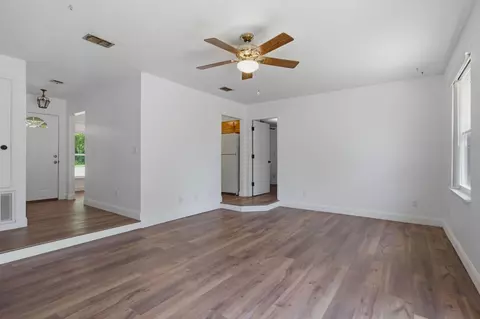 Living - 74 8th St, Shalimar, FL 32579 photo 3 of 4