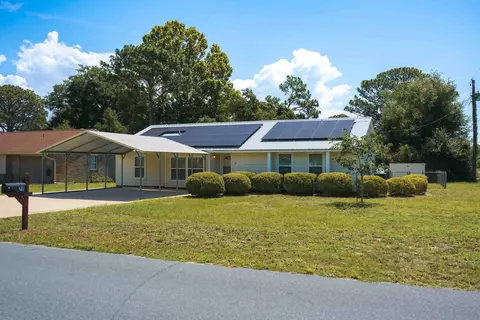 74 8th St, Shalimar, FL 32579