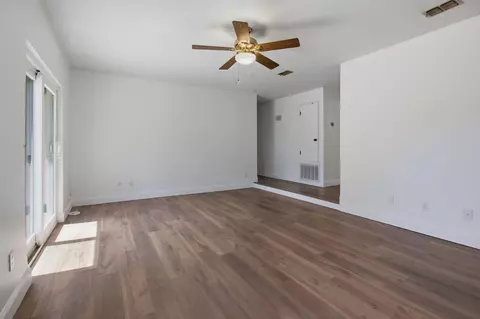 Living - 74 8th St, Shalimar, FL 32579 photo 2 of 4