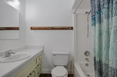 Bath - 74 8th St, Shalimar, FL 32579 photo 2 of 2