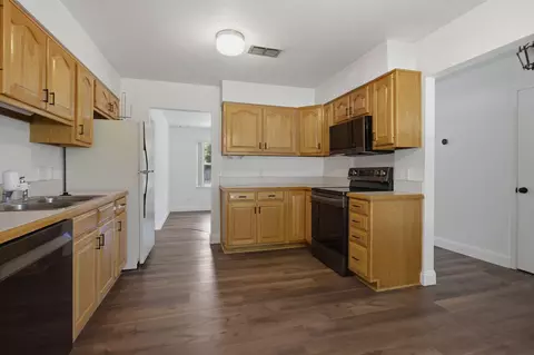 Kitchen - 74 8th St, Shalimar, FL 32579 photo 1 of 2