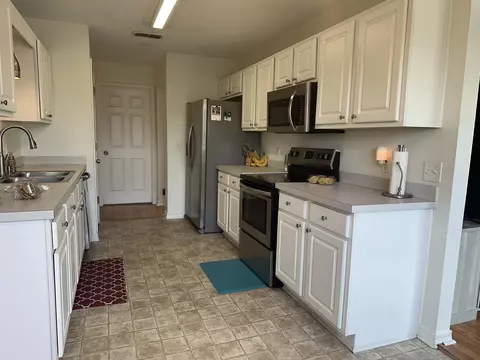 Kitchen - 228 Trish Dr, Crestview, FL 32536 photo 4 of 4
