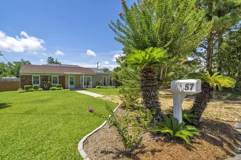 57 7th St, Shalimar, FL 32579