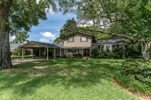 631 NE Country Club Ave, Fort Walton Beach, FL 32547