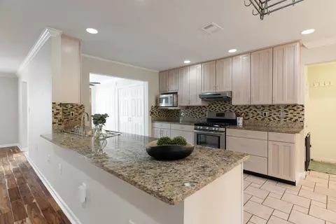 11 Eglin Dr, Shalimar, FL 32579
