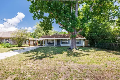 209 Michael Ave, Mary Esther, FL 32569