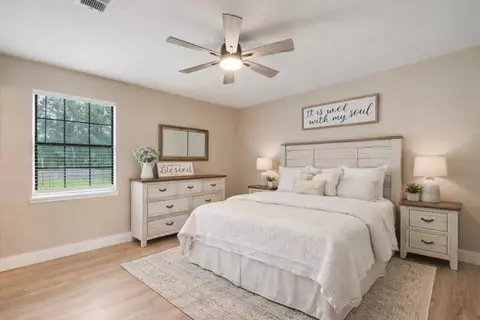 Bedroom - 5593 Galaxy Dr, Crestview, FL 32539 photo 1 of 3