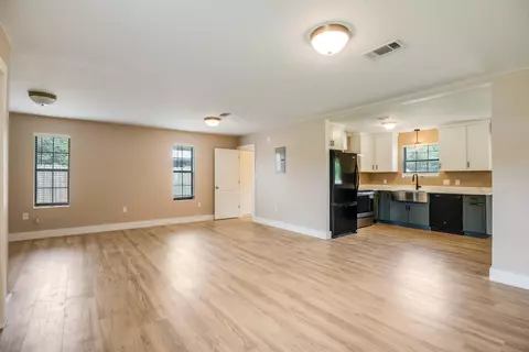 Living - 5593 Galaxy Dr, Crestview, FL 32539 photo 3 of 4