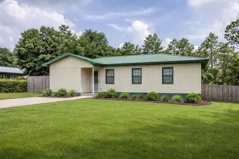 Exterior - 5593 Galaxy Dr, Crestview, FL 32539 photo 1 of 4