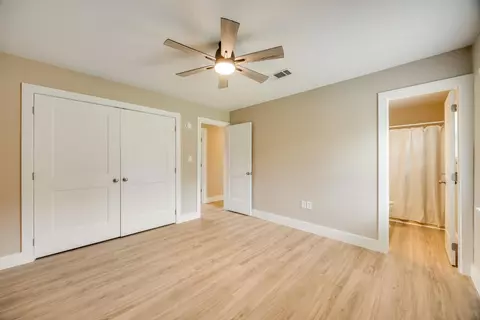 Bedroom - 5593 Galaxy Dr, Crestview, FL 32539 photo 2 of 3