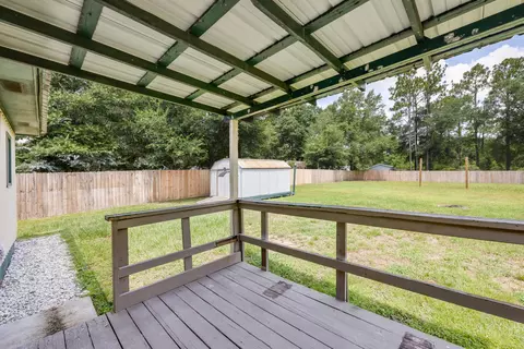 Exterior - 5593 Galaxy Dr, Crestview, FL 32539 photo 3 of 4