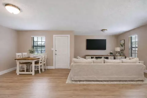 Living - 5593 Galaxy Dr, Crestview, FL 32539 photo 1 of 4