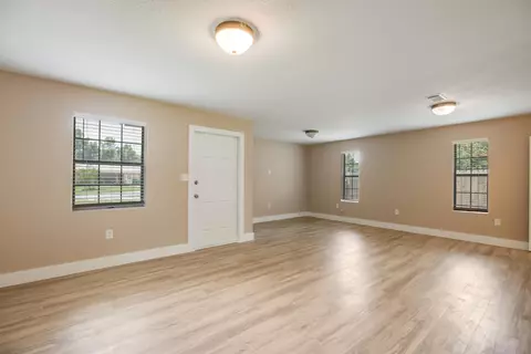 Living - 5593 Galaxy Dr, Crestview, FL 32539 photo 2 of 4