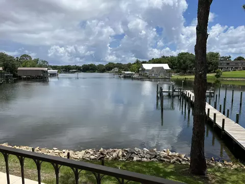 210 Pelham Rd #111B, Fort Walton Beach, FL 32547