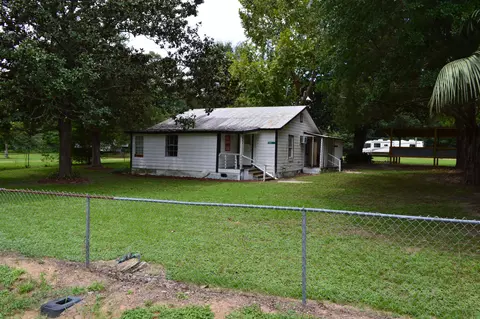 4103 King Lake Rd, Defuniak Springs, FL 32433