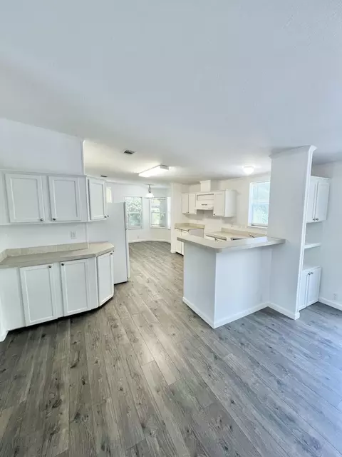 Kitchen - 42 Cypress Ln, Freeport, FL 32439 photo 1 of 2