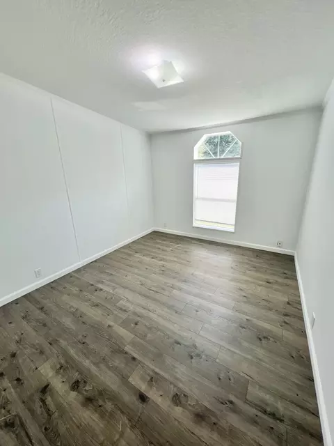 Bedroom - 42 Cypress Ln, Freeport, FL 32439 photo 3 of 5