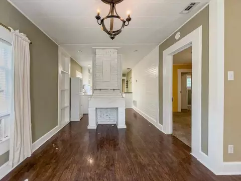 Living - 383 N Booker St, Crestview, FL 32536 photo 5 of 7