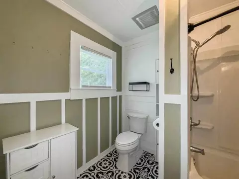 Bath - 383 N Booker St, Crestview, FL 32536 photo 1 of 2